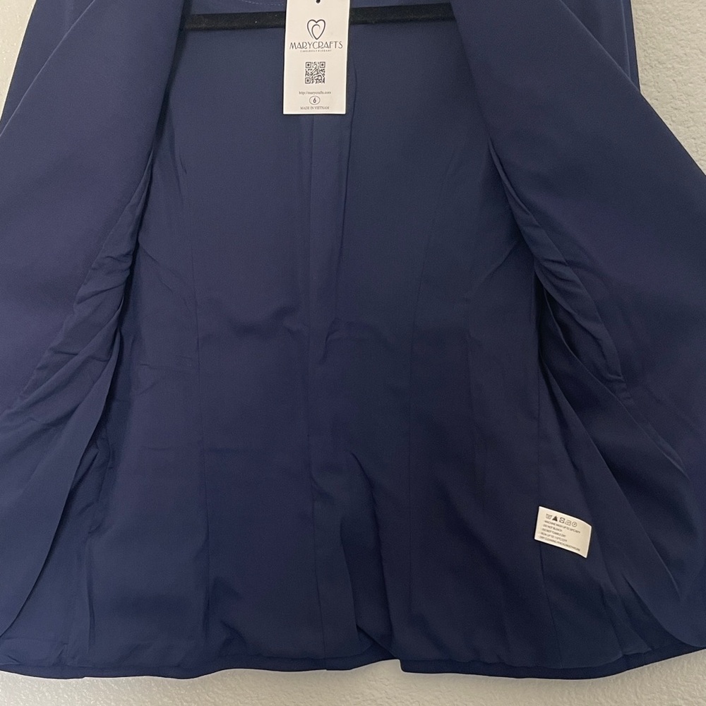 Classic Navy Women's Blazer - Picture 4 of 12